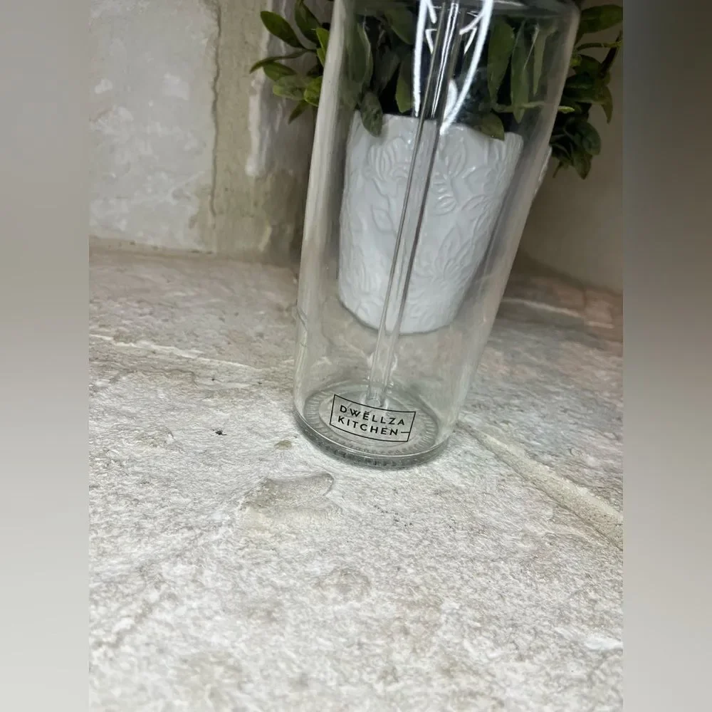 DWËLLZA KITCHEN Olive Oil Dispenser 17 OZ Measuring Pump Drip-Free